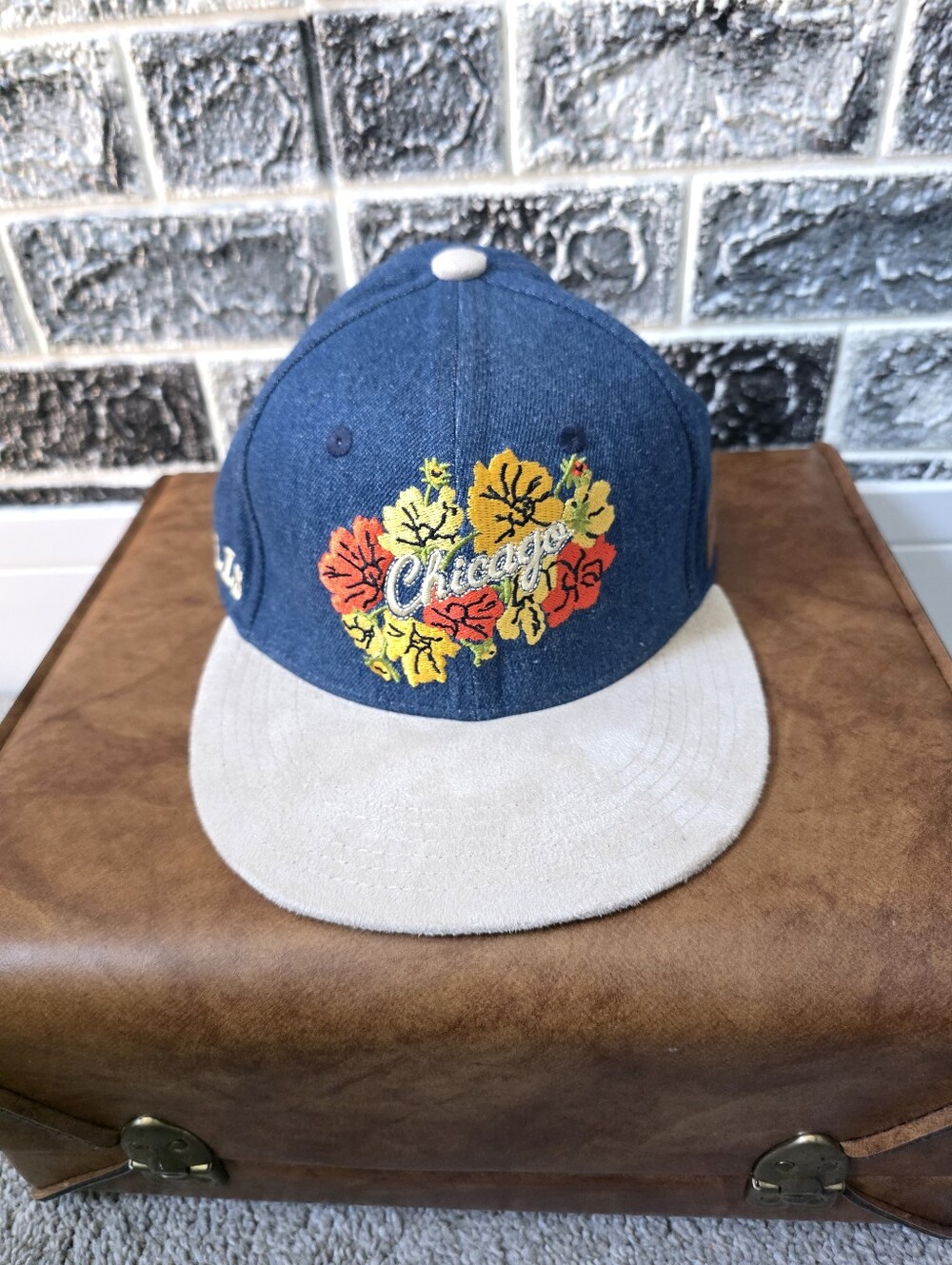 Melonwear Unisex Chicago Floral Embroidered Snapback Hat One Size